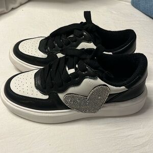 Gianni Bini fashion sneakers